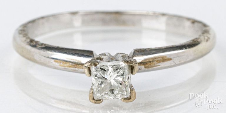 14k white gold diamond solitaire ring