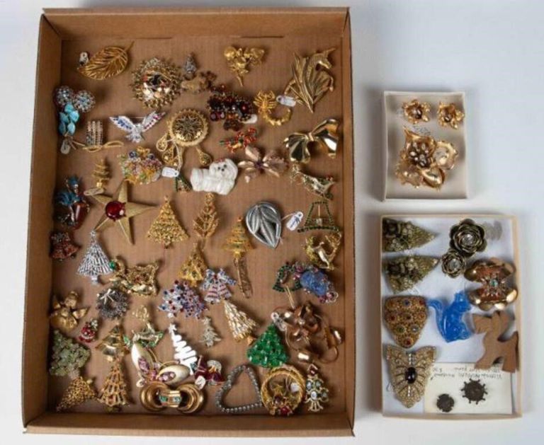 Vintage brooch set with sterling pins