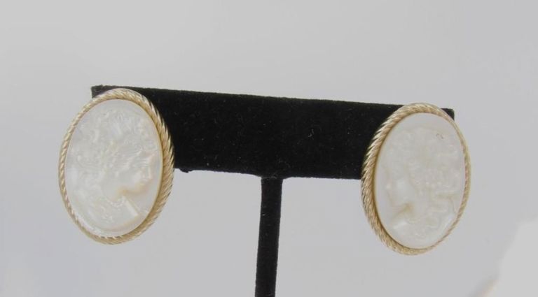 14k gold mother of pearl earrings