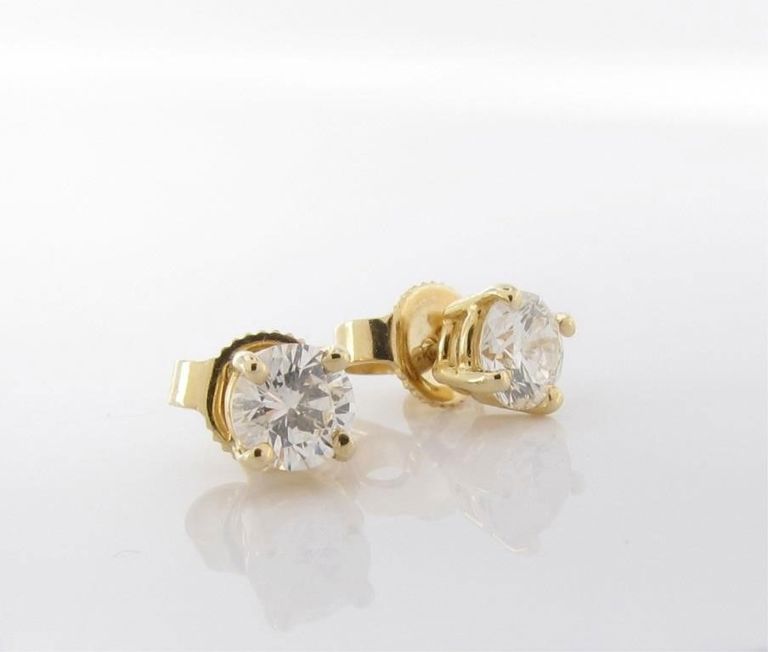 14k gold diamond stud earrings
