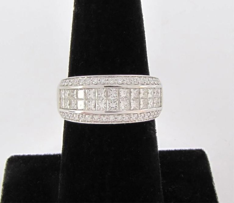 14k White Gold Diamond Band