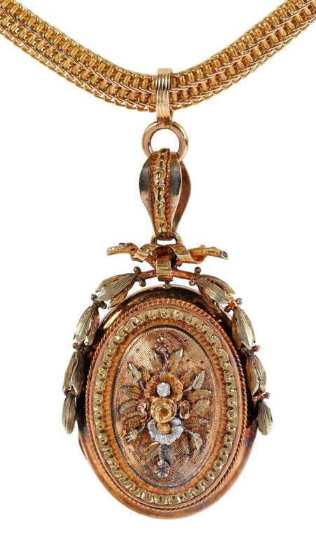 18k Gold French Floral Locket Necklace