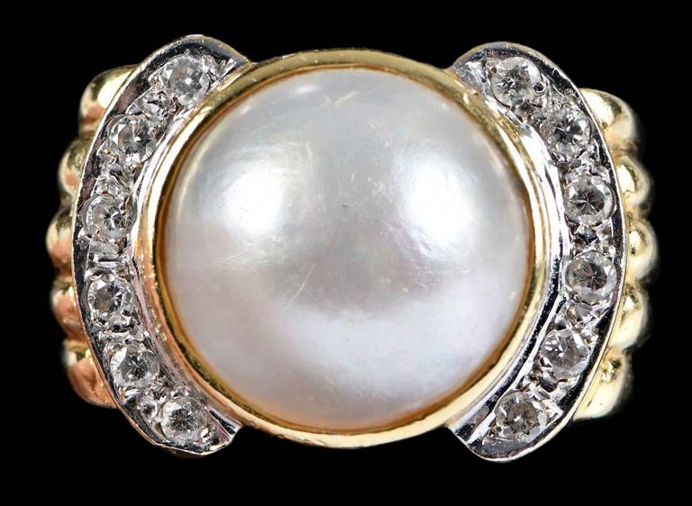 18k Gold Mabe Pearl and Diamond Ring