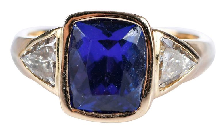 18k Gold Tanzanite and Diamond Ring