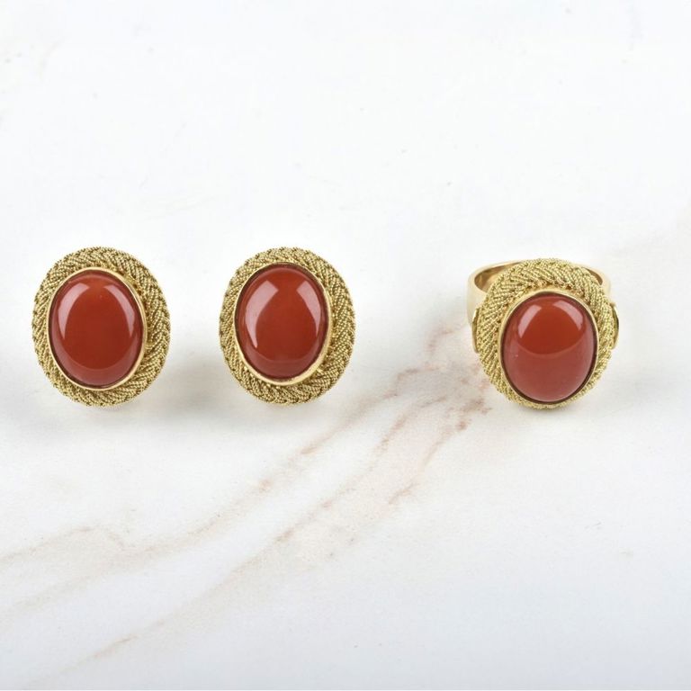 18k Yellow Gold Coral Ring and Matching Earrings