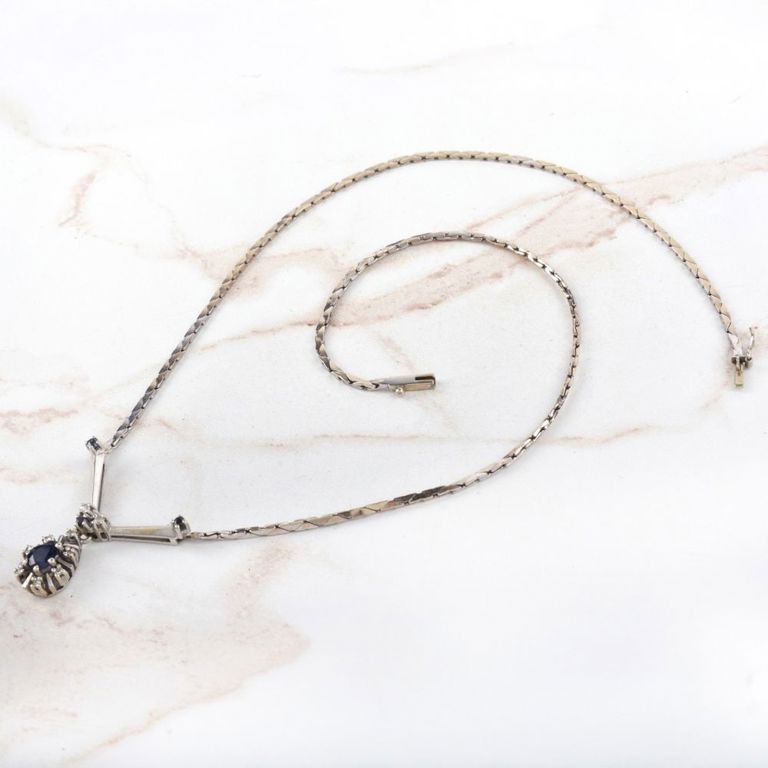14k White Gold Sapphire Pendant Necklace