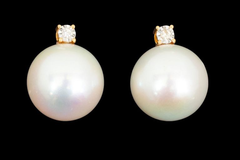 18k yellow gold pearl earrings