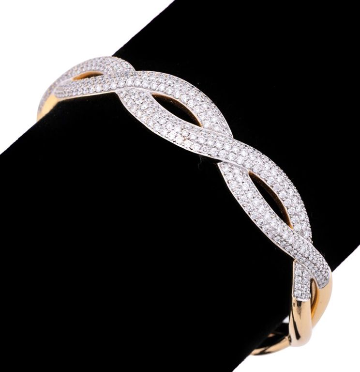 18k Yellow Gold Diamond Cuff Bracelet