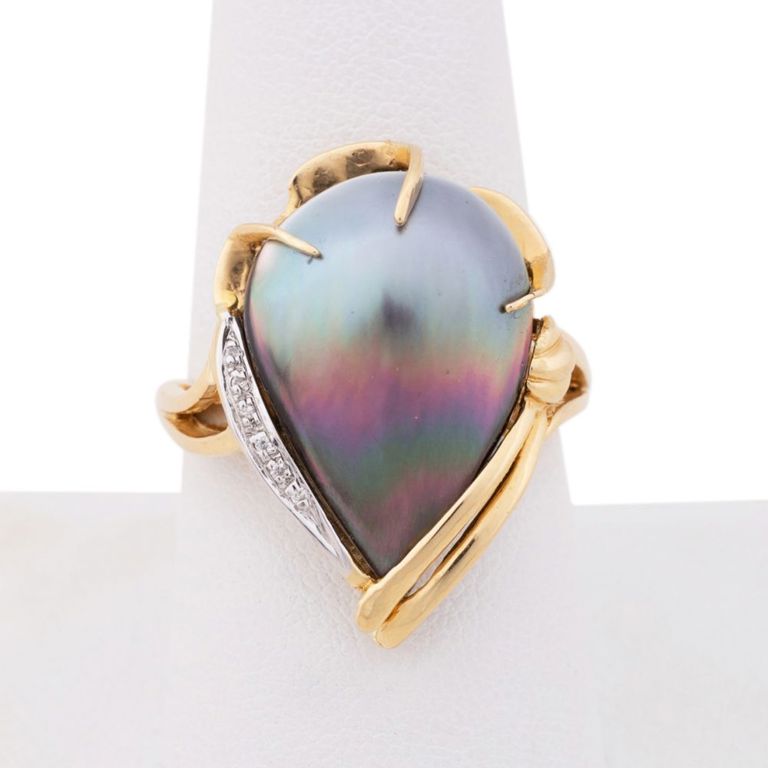 18k Yellow Gold Pearl and Diamond Ring