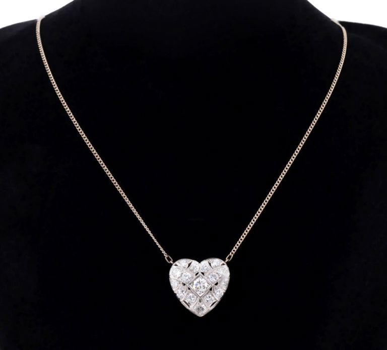 14k White Gold Necklace With Diamond Heart Pendant