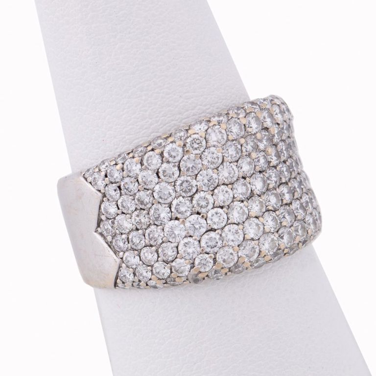 18k White Gold Diamond Band Ring