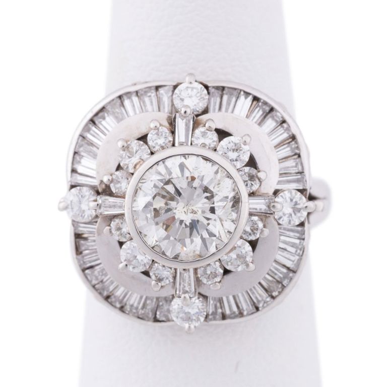 900 Platinum Diamond Ring