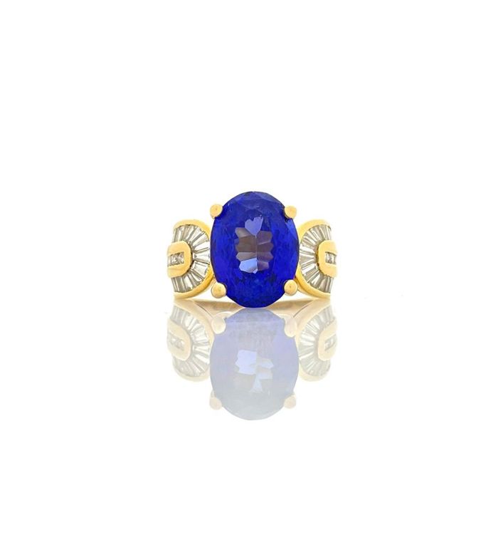 18k Yellow Gold Tanzanite and Diamond Ring