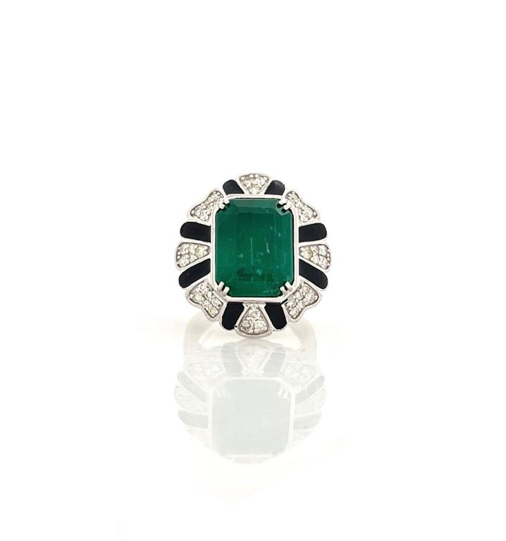 14k White Gold Emerald Diamond Ring