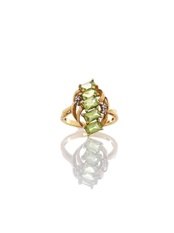10k Gold Peridot Diamond Ring