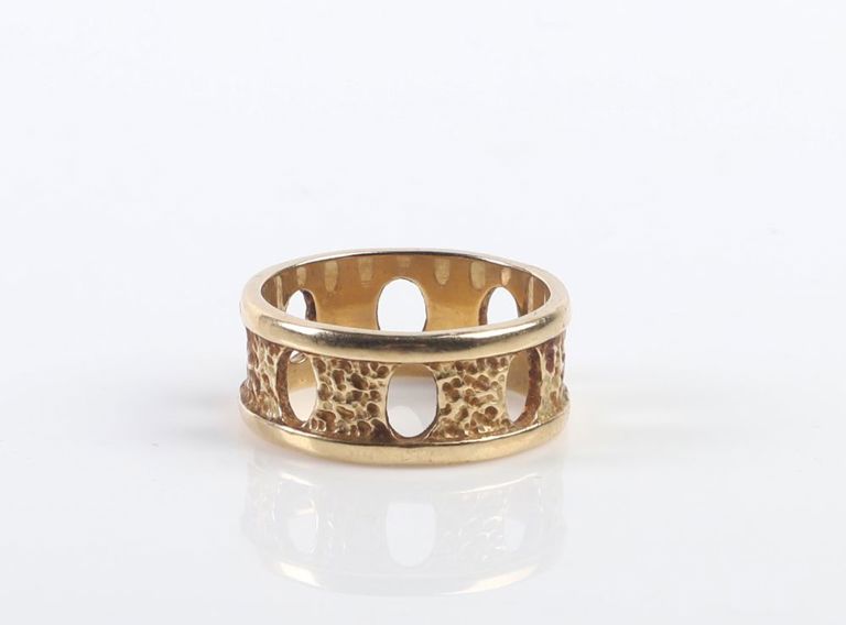 14k Yellow Gold Pierced Band Ring