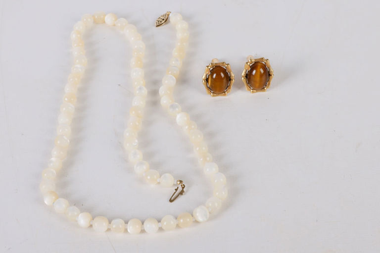 Mother of Pearl Necklace and Cufflinks