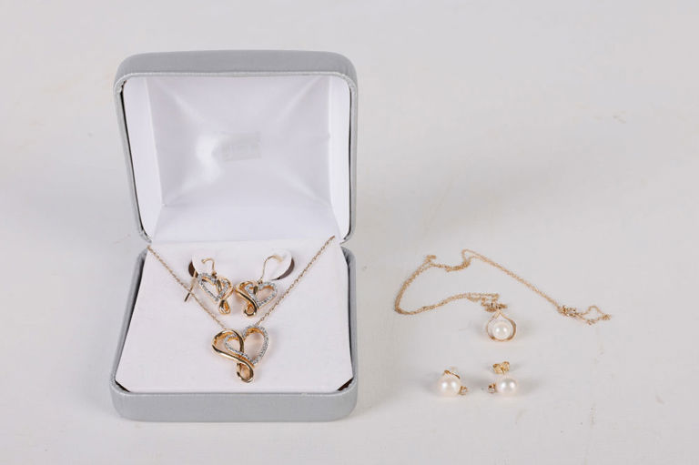 14k Gold Pearl Jewelry Set