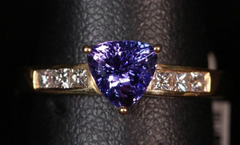 18k Yellow Gold Tanzanite and Diamond Ring
