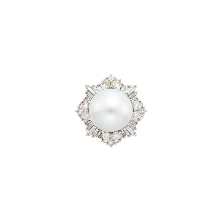 18k White Gold Pearl and Diamond Ring