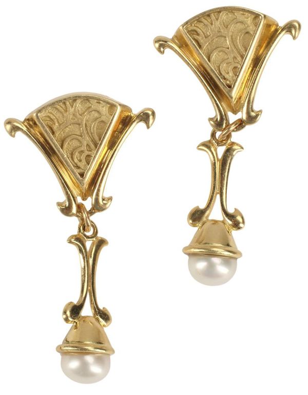 18k Gold Pearl Drop Earrings