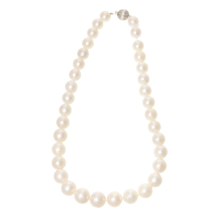 14k Yellow Gold Pearl Necklace