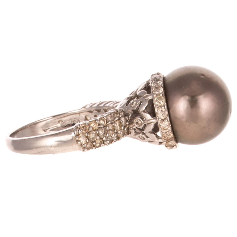 18k White Gold Pearl and Diamond Ring