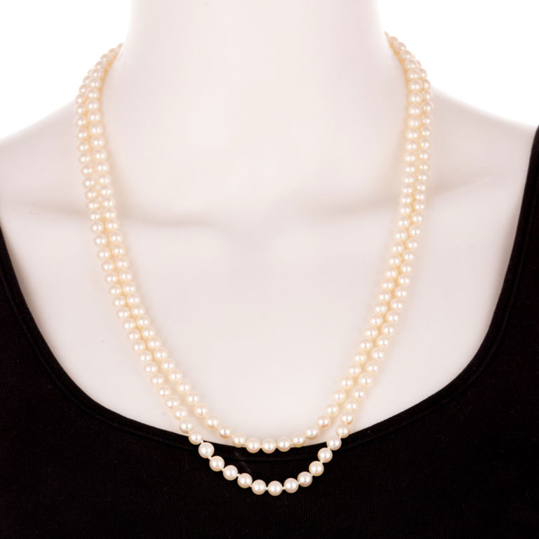 Pearl Necklace with 14k Yellow Gold Sapphire Clasp