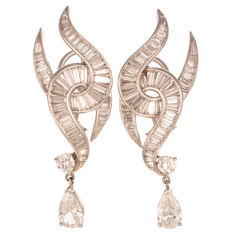 14k White Gold Diamond Ribbon Dangle Earrings