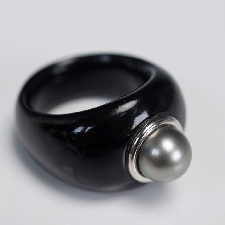 18k White Gold Pearl Ring