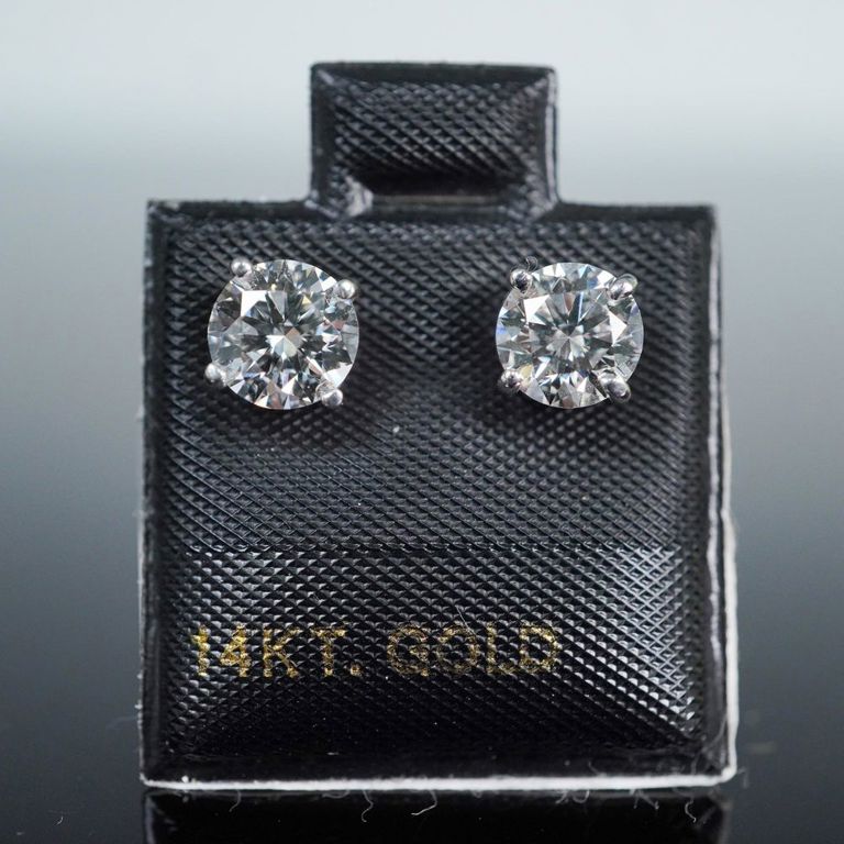 14k White Gold Diamond Stud Earrings