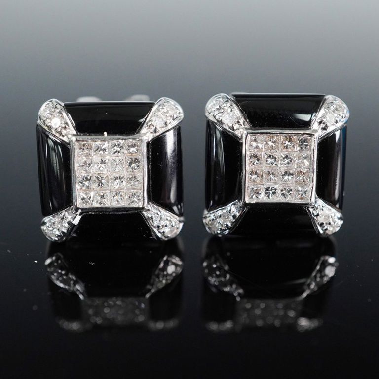 18k Gold Diamond and Onyx Earrings