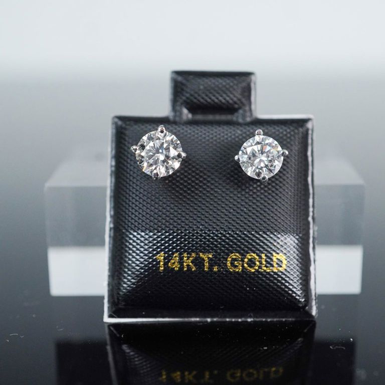 14k White Gold Diamond Solitaire Stud Earrings