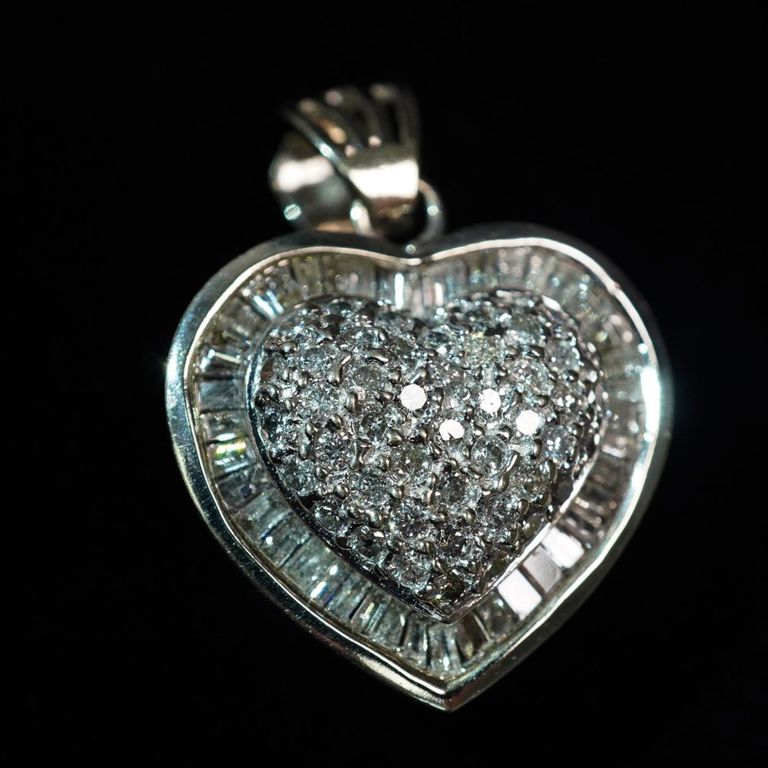 14k White Gold Diamond Heart Pendant