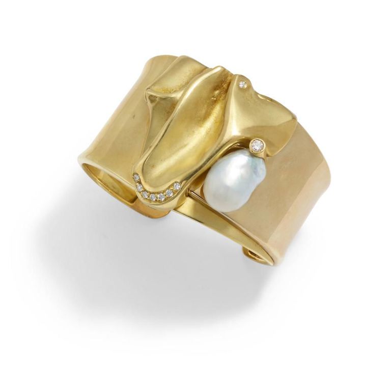 18k Gold Cultured Pearl and Diamond Bracelet