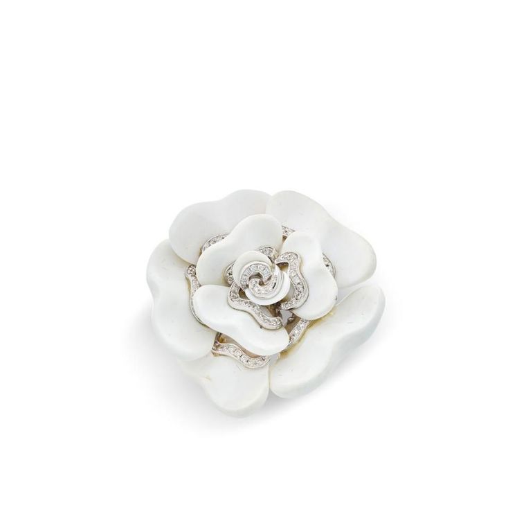 White Agate and Diamond Flower Ring
