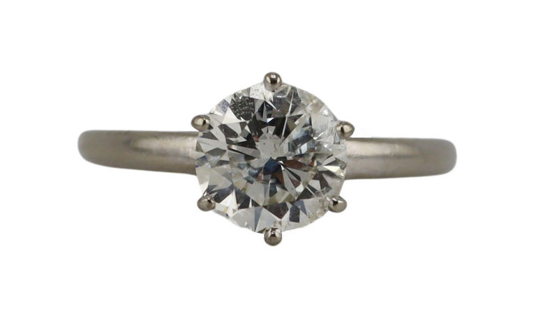 13k White Gold Diamond Solitaire Ring