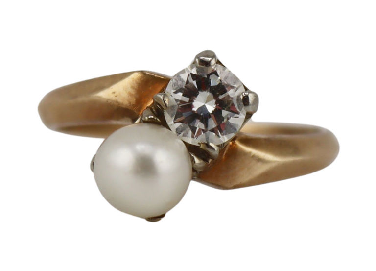 14k Yellow Gold Pearl and Diamond Ring