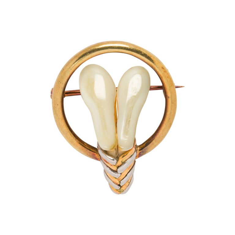 14k Gold and Platinum Animal Tooth Hunting Brooch