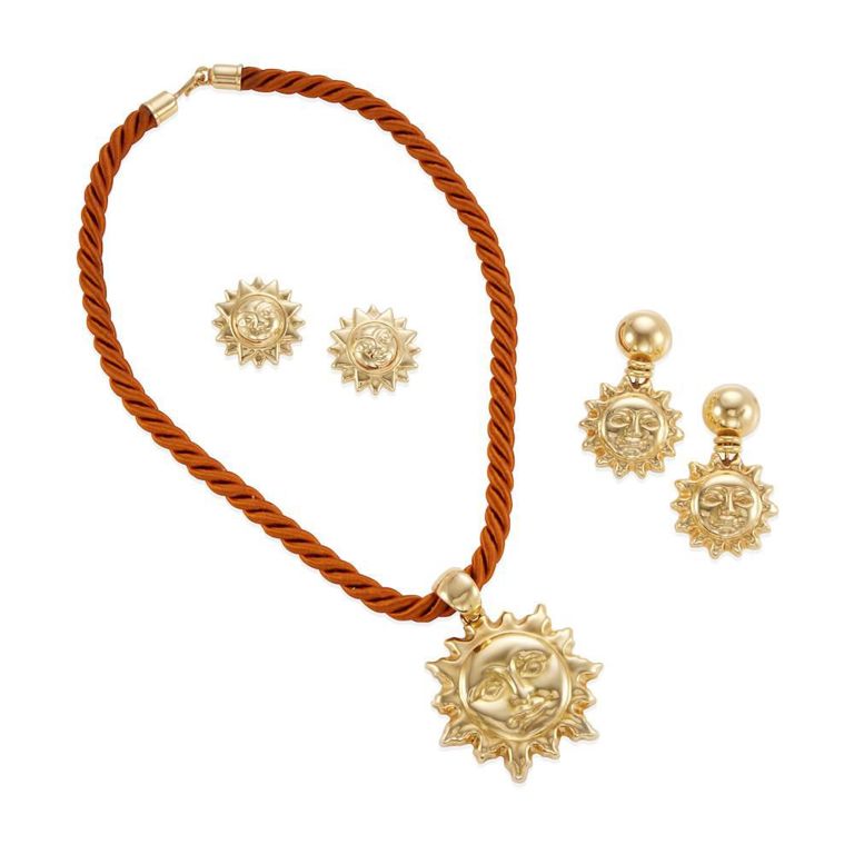 18k Gold Pendant Necklace and Earring