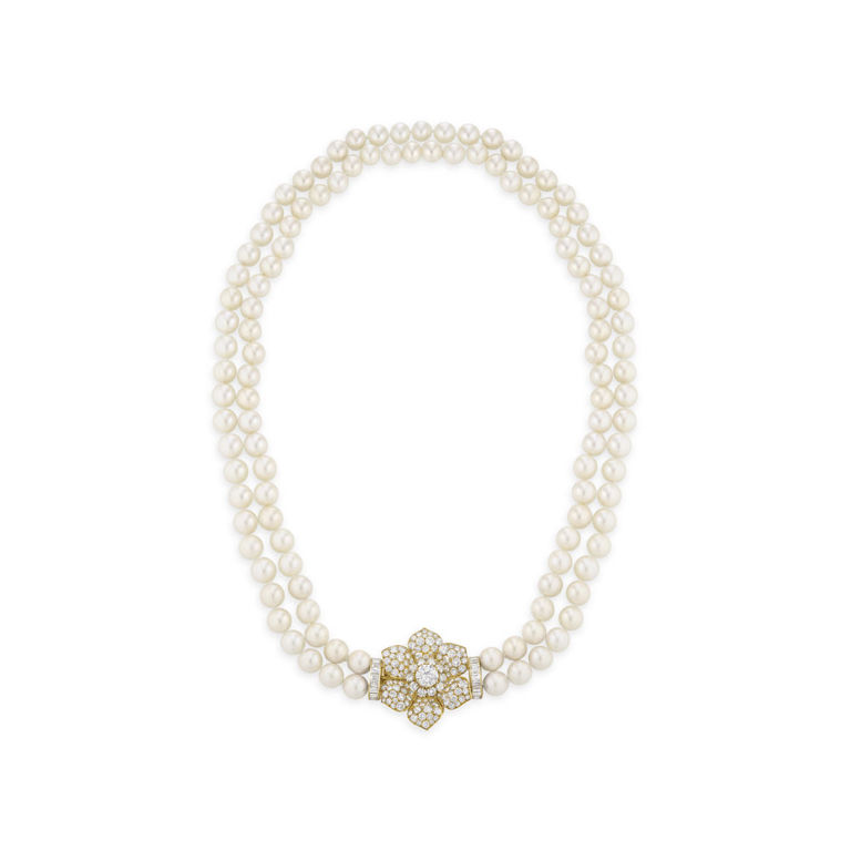 Pearl Necklace With 18k Yellow Gold Diamond Clasp