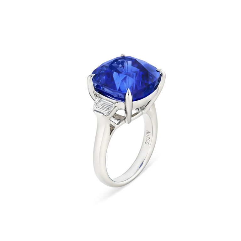 18k White Gold Sapphire and Diamond Ring