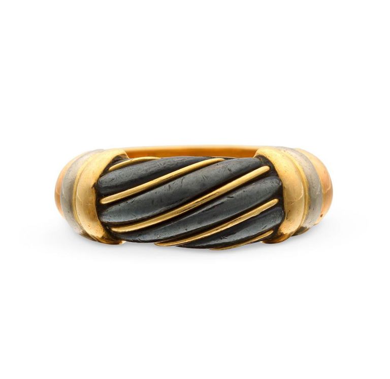 17ct gold and yellow metal ring