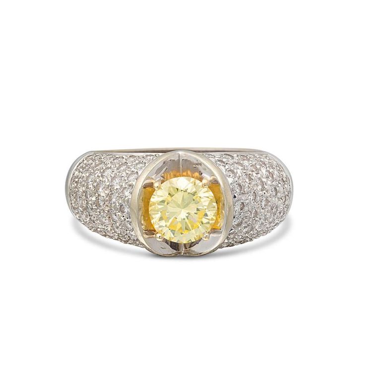 18k White Gold Diamond and Yellow Diamond Ring