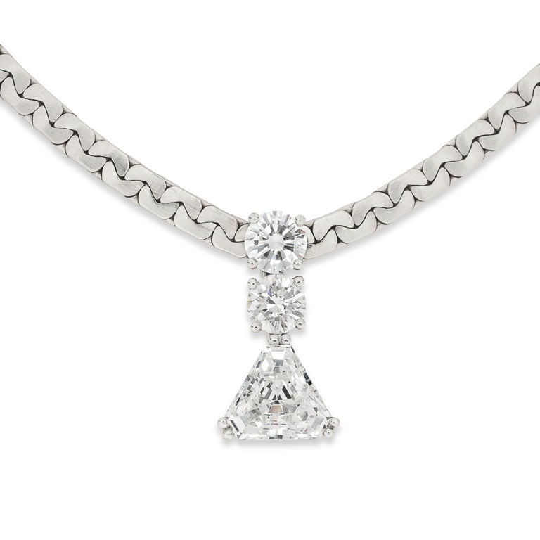 18k White Gold Diamond Pendant Necklace