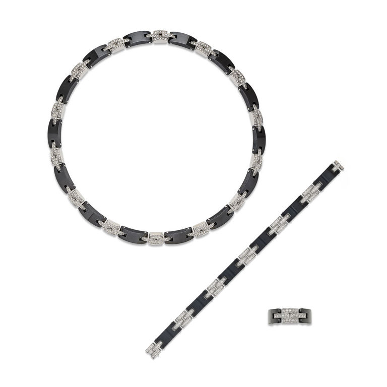 18k White Gold and Ceramic Diamond Jewelry Set