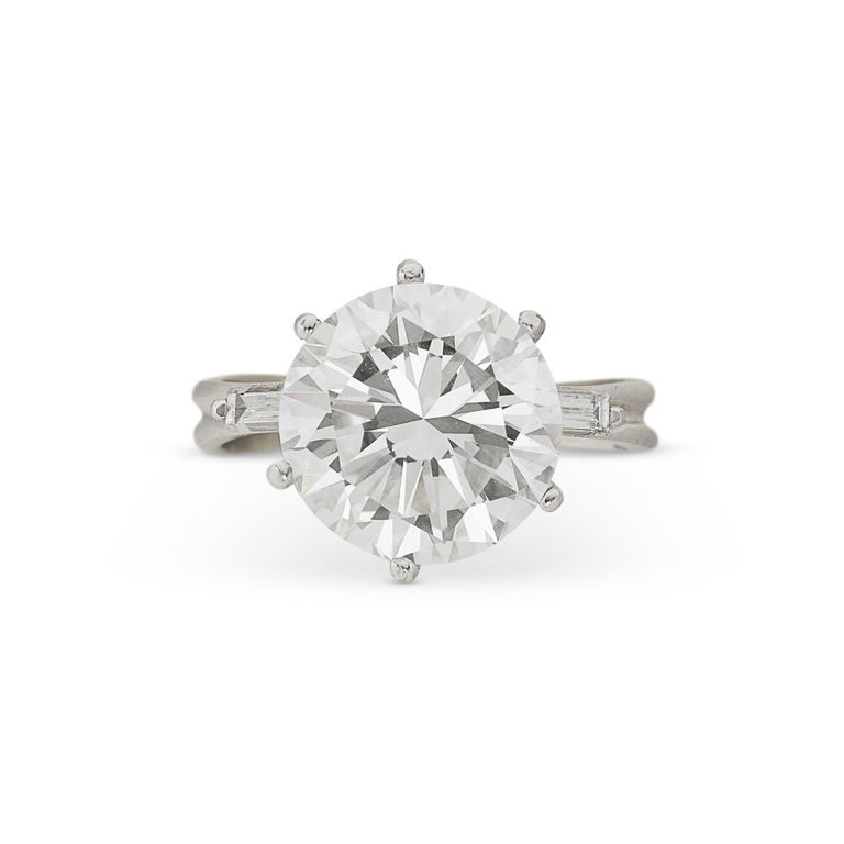 18k White Gold Diamond Ring