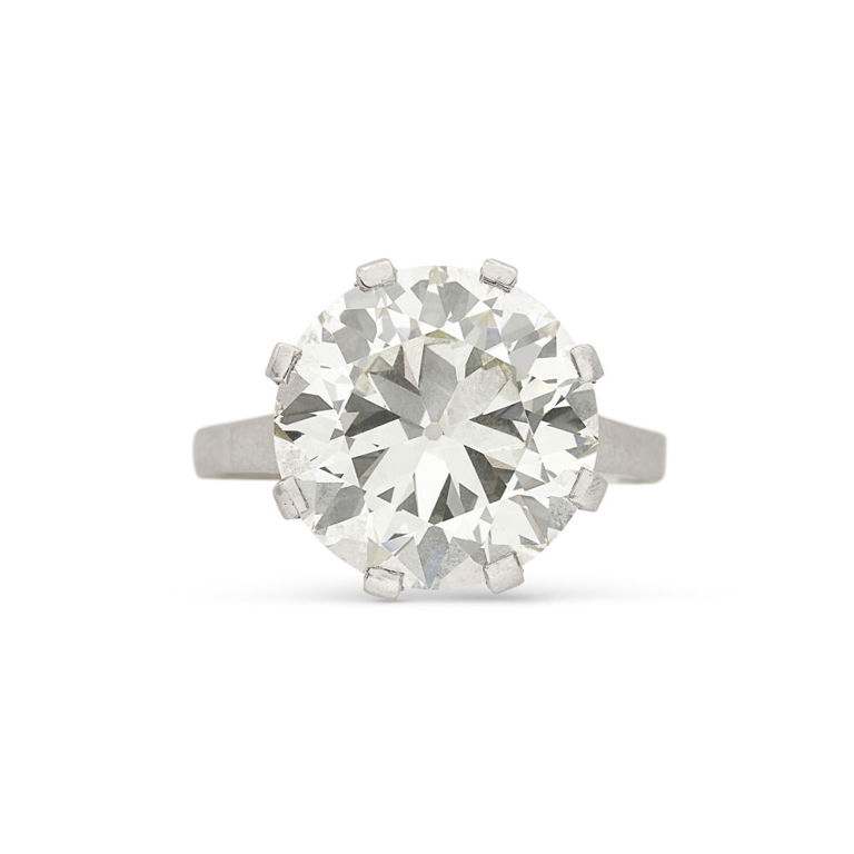 18k White Gold Diamond Solitaire Ring