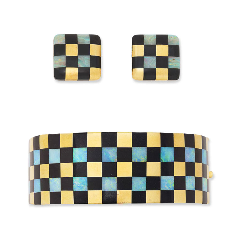 18k Yellow Gold Onyx and Opal Jewelry Set