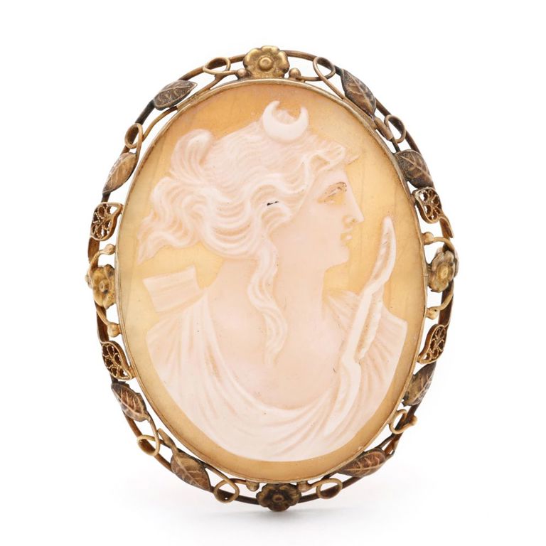 Gold and Carved Shell Cameo Brooch